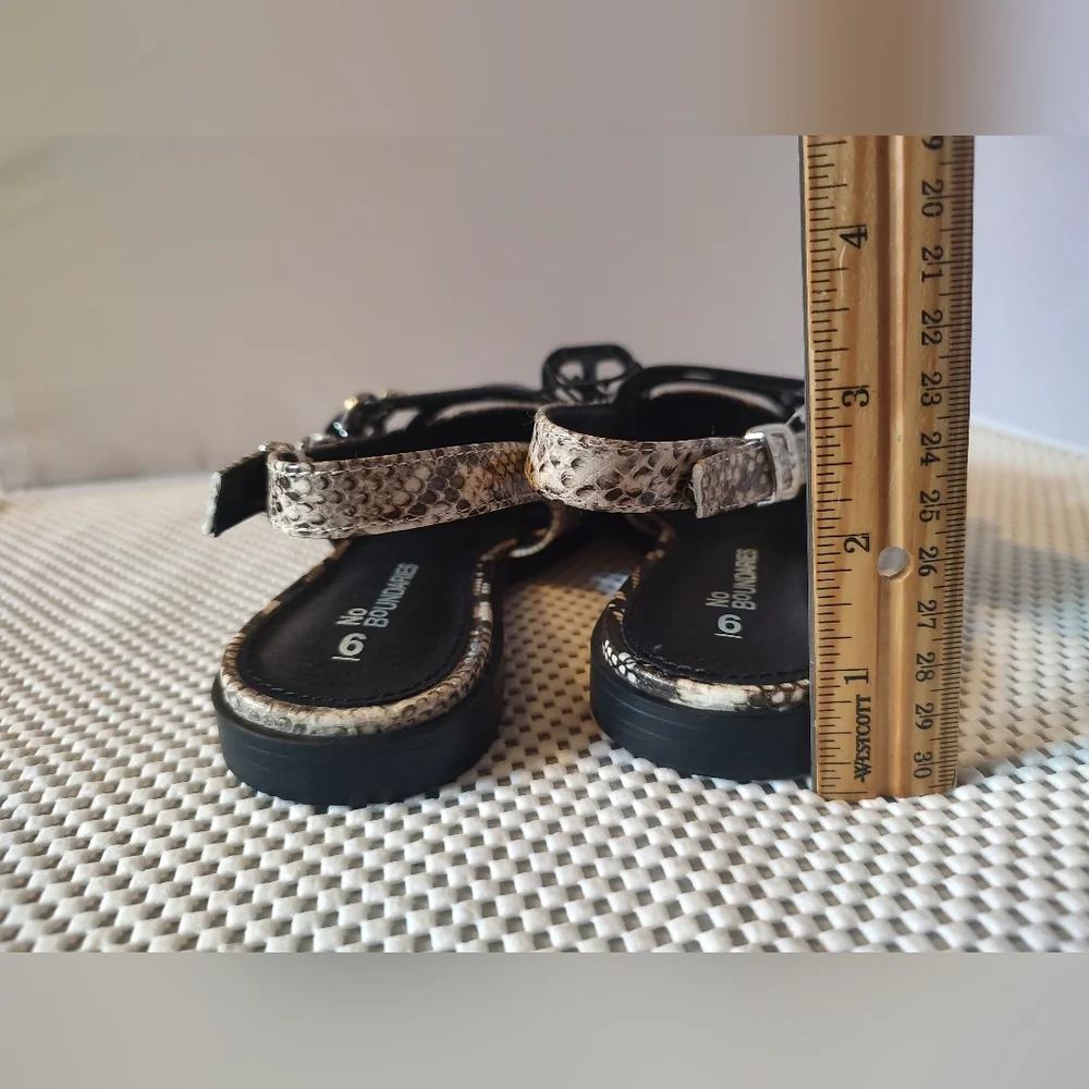 No Boundaries Women's Size 6 Faux Leather Strappy Moto Flats NWT Snake Skin